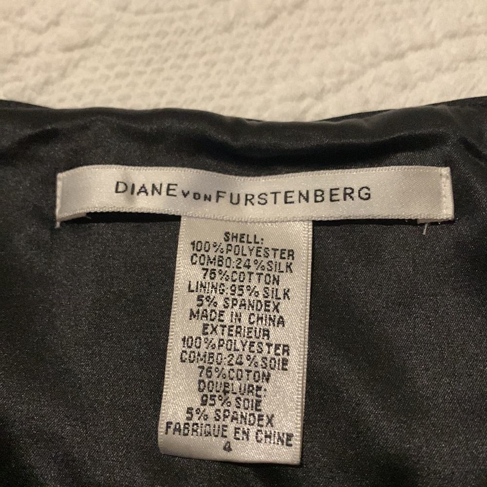 Diane Von Furstenberg sequin silk blend lined dress. 4 - Picture 13 of 16